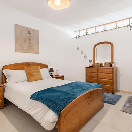 Altido Stunning Flat W/2 Shared Pools & Gym *